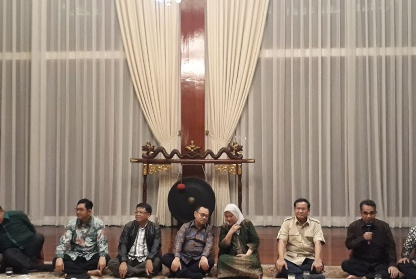 Deklarasi pasangan calon Gubernur dan Wakil Gubernur Jawa Tengah Sudirman Said-Ida Fauziah di Kediaman Ketua Umum Gerindra Prabowo Subianto, Jalan Kertanegara, Kebayoran Baru, Jakarta pada Selasa (9/1) malam.