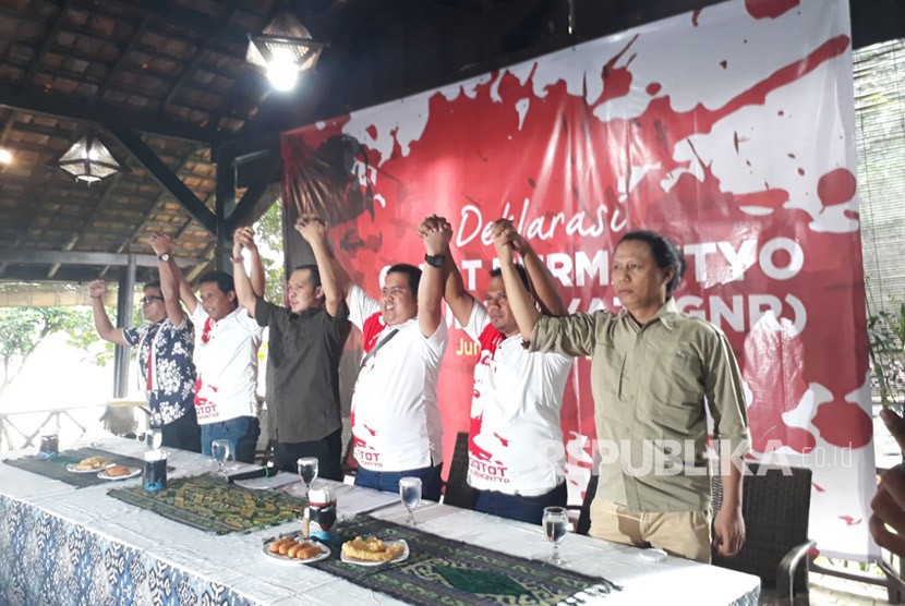 Deklarasi Relawan Presidium Nasional Gatot Nurmantyo untuk Rakyat (GNR) mendukung Jenderal TNI (Purn) Gatot Nurmantyo sebagai calon presiden 2019 mendatang di Pulau Dua Restoran, Jakarta, Jumat (6/4).