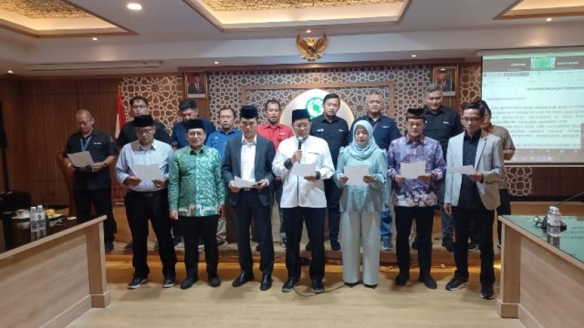 Deklarasi lembaga penyiaran untuk menghadirkan tayangan televisi berkualitas. Deklarasi 7 butir komitmen dibacakan seusai Halaqah Siaran Ramadhan yang digelar Komisi Infokom MUI di Jakarta, Senin (6/3/2023). 