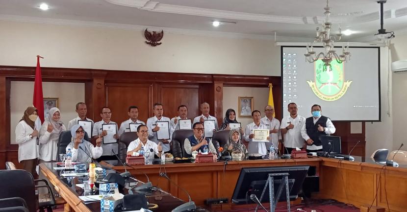 Delapan kelurahan di Kota Sukabumi menggelar deklarasi Open Defecation Free (ODF) atau stop buang air besar sembarangan, di Opproom Balai Kota Sukabumi, Rabu (7/12/2022).