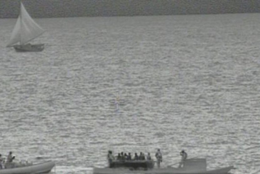 Delapan nelayan Indonesia yang diduga ilegal dicegat di perairan Australia.