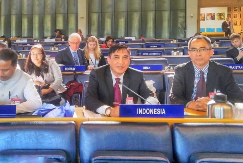 Delegasi Indonesia dari Badan Ketahanan Pangan Dunia, Kementan Mulyadi Hendiawan (tengah), dan Kepala Badan Litbang Pertanian, Kementan Muhammad Pram Yufdy (kanan) menghadiri Sidang Comittee on World Food Security (CFS) di Italia pada  15-19 Oktober 2018.