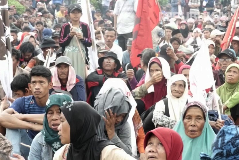 Demo Hari Tani Nasional di depan Monas, Jakarta, Rabu (27/9).