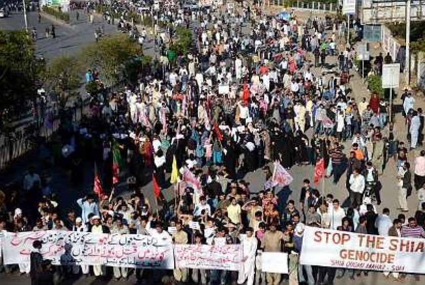 Demo Massal penganut Syiah di Pakistan menuntut langkah tegas pemerintah.