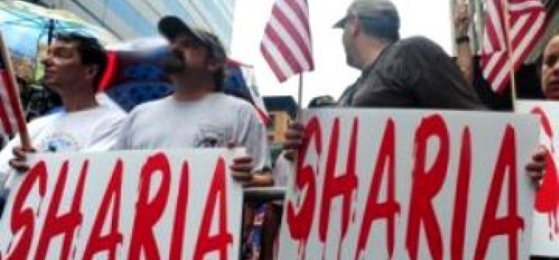 Demo  penolakan penerapan syariah oleh masa simpatisan Partai Republik AS