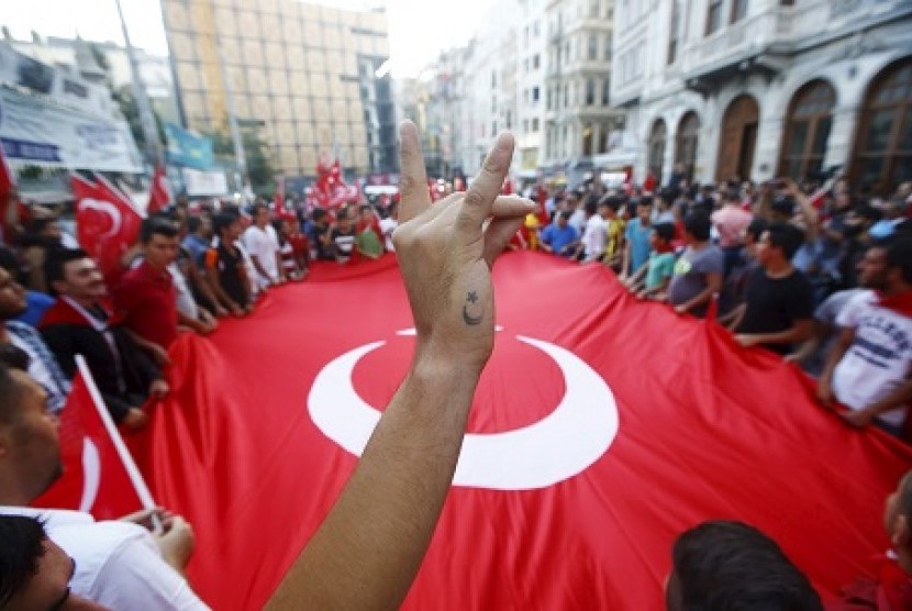 Demonstran nasional berunjuk rasa di Ankara, Rabu (9/9).