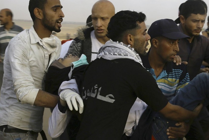 Remaja Palestina terluka dan meninggal di rumah sakit akibat serangan tentara Israel.