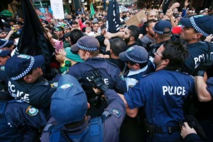 Demonstransi yang dilakukan Muslim Australia bentrok dengan Polisi di Sydney pada bulan ini terkait film anti-Islam 'Innocence of Muslim.'