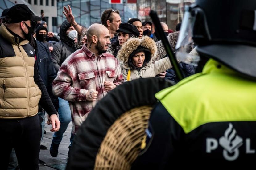 Demonstrasi anti-kebijakan lockdown di Belanda