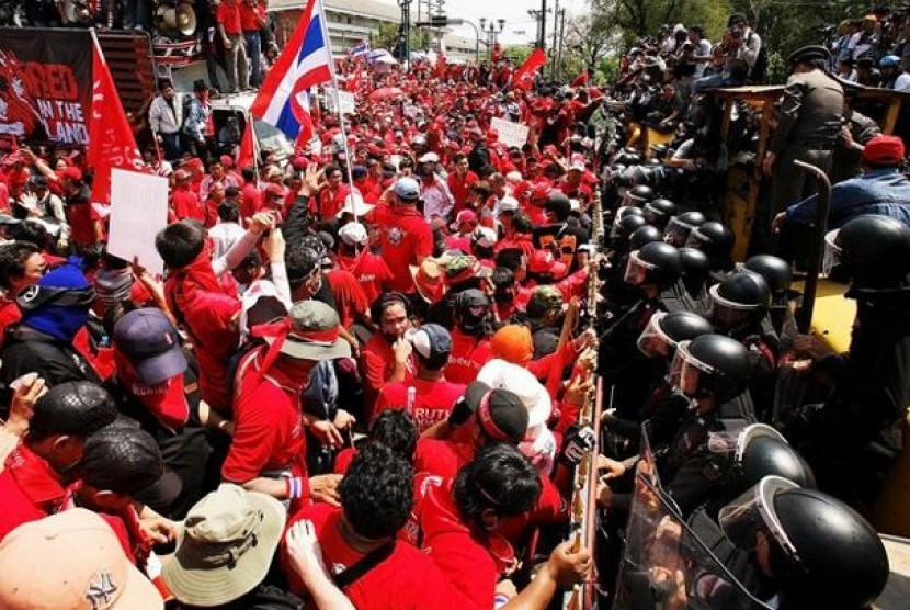 Demonstrasi Baju Merah di Thailand