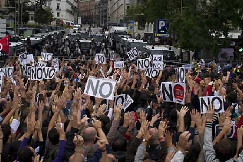 Demonstrasi di Madrid, Senin (18/2).