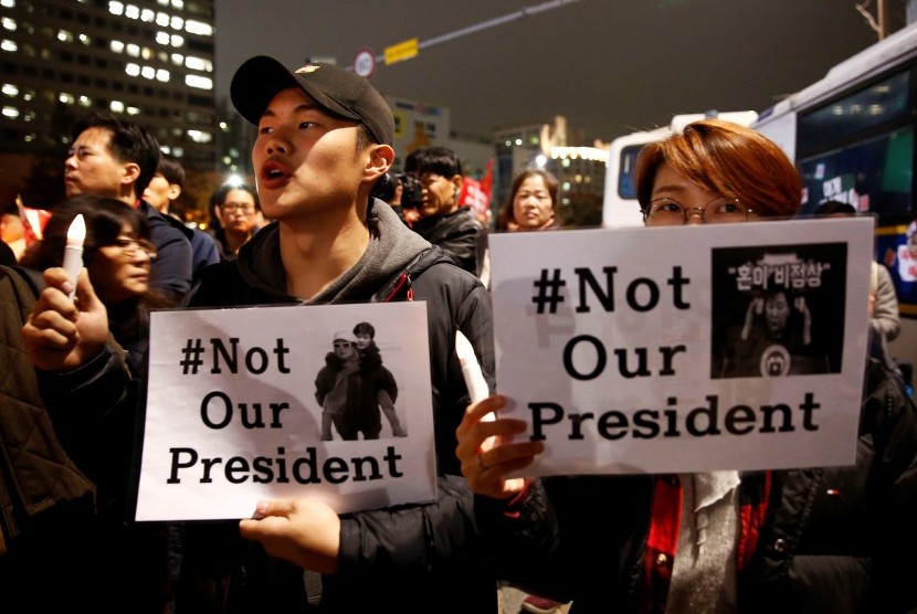 Demonstrasi di Seoul, Sabtu (19/11) menuntut Presiden Korea Selatan, Park Geun-hye mundur dari jabatannya.