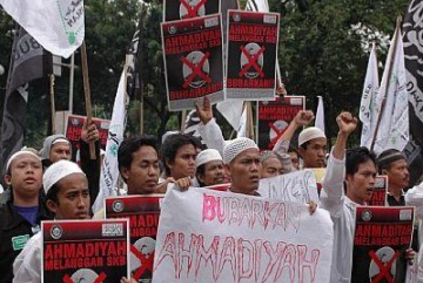 Demonstrasi menuntut pembubaran Ahmadiyah