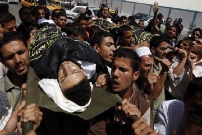 Aksi tentara Israel yang menembak ke kepala seorang Palestina yang direkam Emad Abu Shamsiyeh