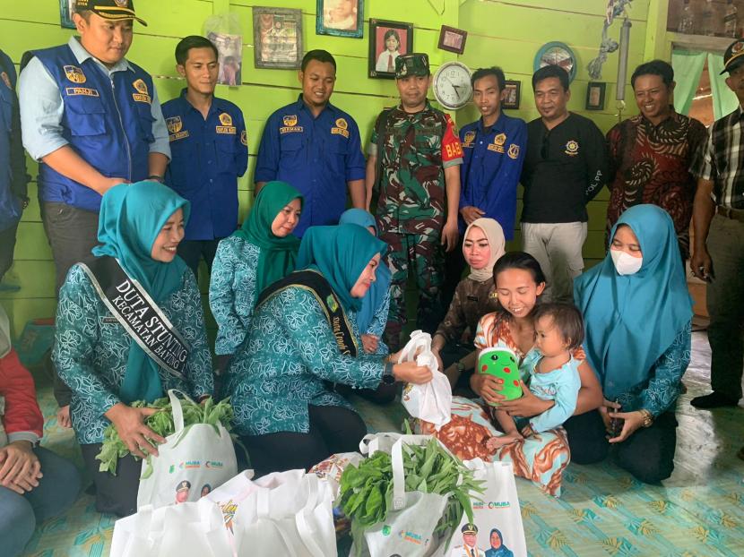 Dengan tajuk Pemuda Bayung Lencir Cegah Stunting (Pecah Stunting) mereka menyambangi langsung sejumlah balita stunting di Desa Suka Jaya, Dusun Sri Mulya dan Lubuk Sanggar. 