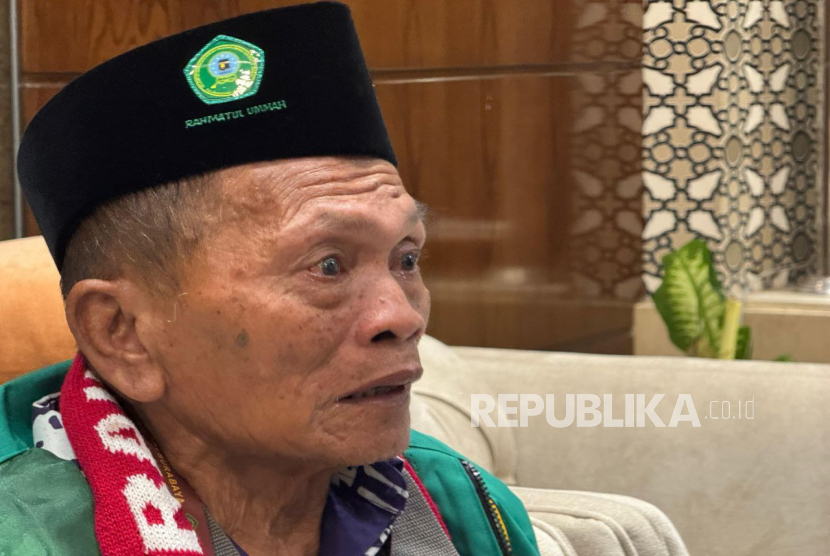 Dengan tekad kuat, Subaini menuntaskan mimpi pergi haji ke Tanah Suci.