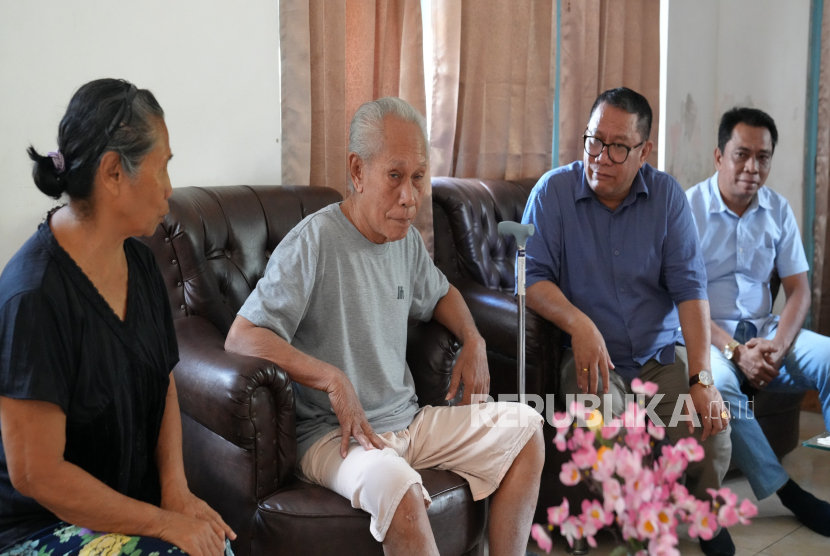 Dengan tekad memberikan pelayanan yang langsung menyentuh peserta, manajamen TASPEN mengunjungi rumah pensiunan di Kota Kupang, Nusa Tenggara Timur. 
