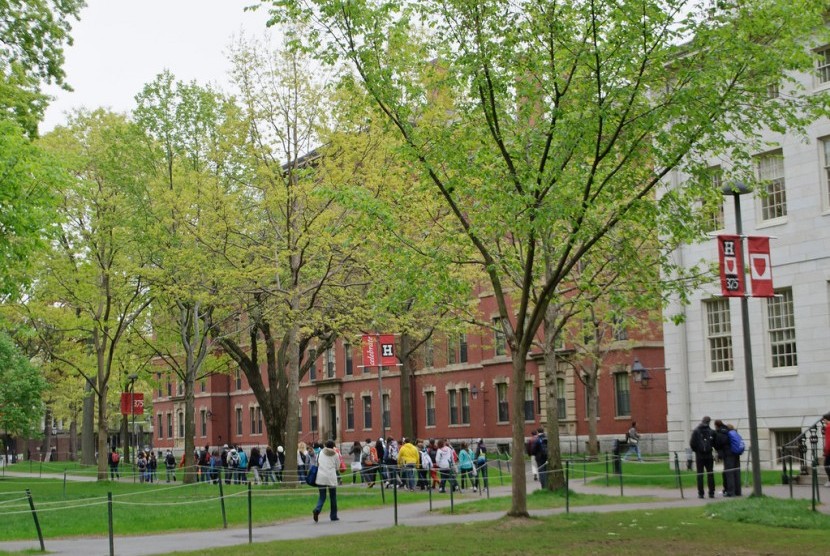  Departemen Pendidikan Amerika Serikat menyatakan telah menggelar penyelidikan terhadap Universitas Harvard dan Yale terkait dana ratusan juta dolar AS (foto: universitas harvard)