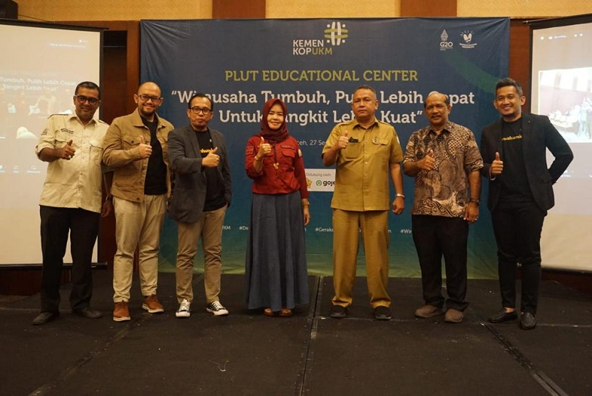 Deputi Bidang Kewirausahaan Kemenkop Siti Azizah, saat memberikan sambutan secara virtual pada Workshop Pengembangan Kewirausahaan Nasional, yang diselenggarakan di Aceh, Selasa (27/9). Kemenkop menyebut wirausaha berbasis IDE bisa buat struktur ekonomi lebih tangguh