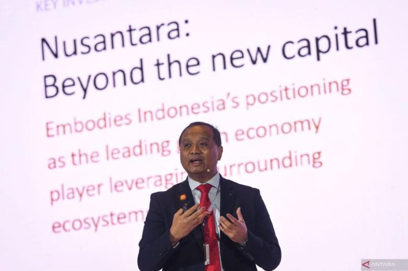 Deputi Bidang Pendanaan dan Investasi Otorita IKN Agung Wicaksono menyampaikan paparan pada hari kedua ASEAN Investment Forum di Hotel Sultan, Senayan, Jakarta, Minggu (3/9/2023). 