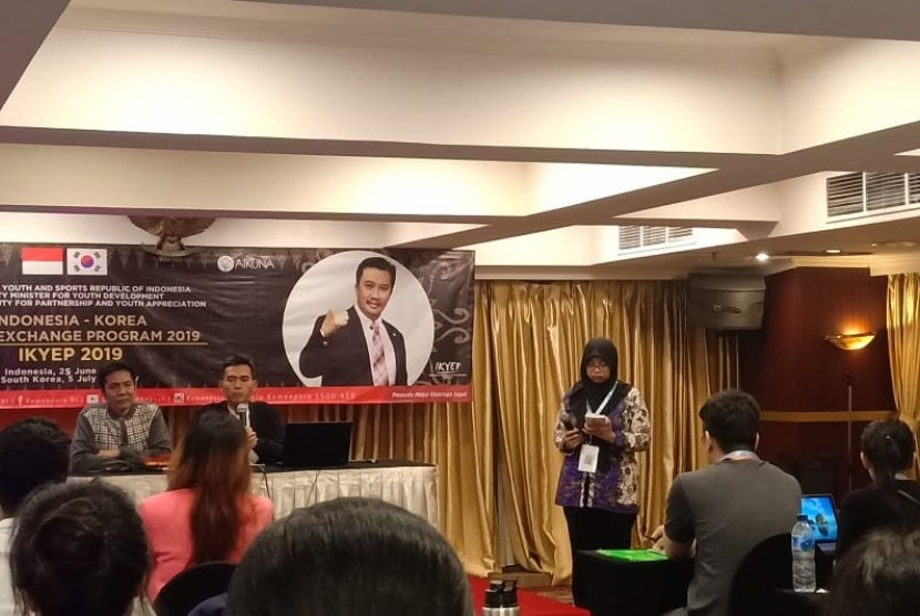 Deputi Bidang Pengembangan Pemuda Asrorun Ni’am Sholeh menyambut para peserta Pertukaran Pemuda Indonesia Korea 2019 di Hotel Ambhara, Jakarta pada Rabu (26/6) malam.