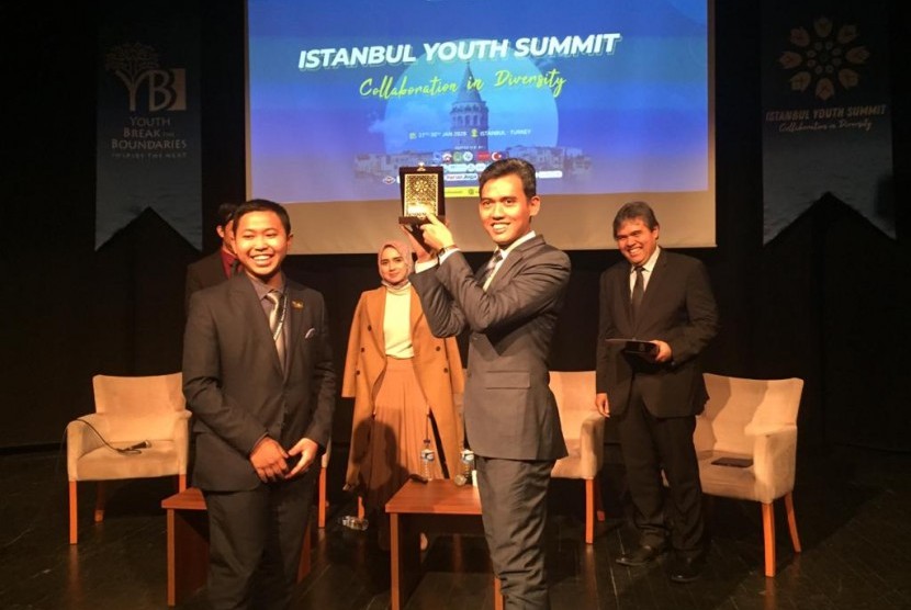 Deputi bidang pengembangan pemuda Kemenpora RI, Asrorun Ni’am Sholeh menghadiri Istanbul Youth Summit di Turki 28 Januari 2020.