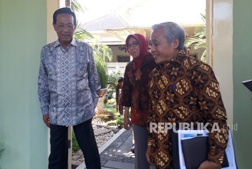 Deputi Bidang Teknologi Informasi, Energi  dan Material BPPT Eniya Listiani Dewi pada wartawan beraudiensi  dengan Gubernur DIY Sri Sultan Hamengku Buwono X, di Kepatihan  Yogyakarta, Senin (15/10).