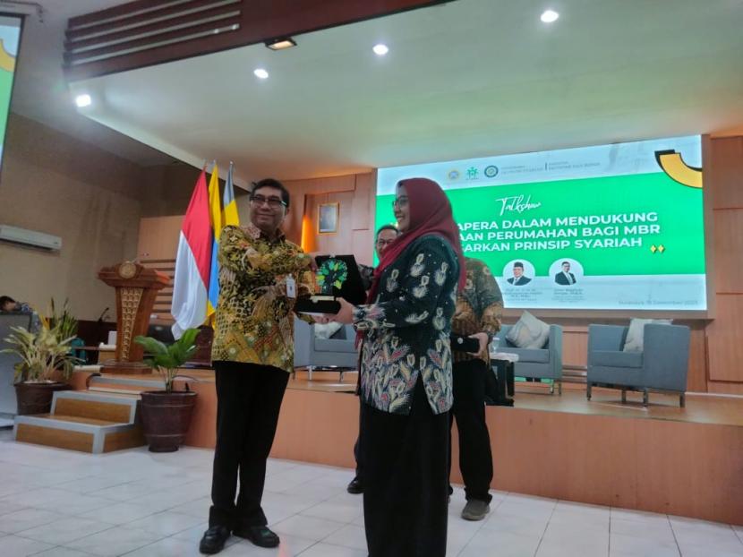 Deputi Komisioner BP Tapera Bidang Pemanfaatan Dana Ariev Baginda Siregar  (kiri)