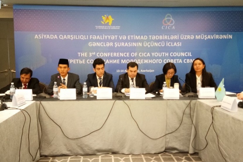 Deputi Pengembangan Pemuda Asrorun Niam Sholeh tampil di acara Konferensi Internasional Kepemudaan III di Baku, Azerbaijan, Jumat (13/4).