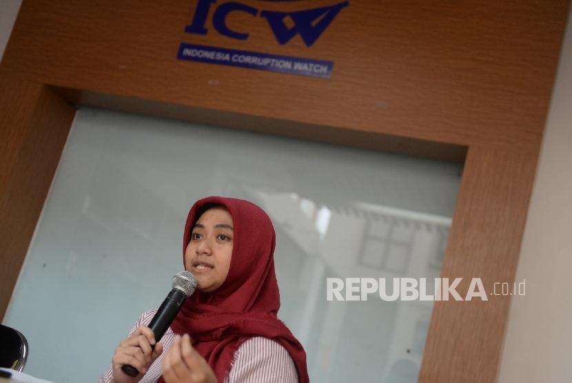 Direktur Eksekutif Perkumpulan Pemilu untuk Demokrasi (Perludem) Khoirunnisa Nur Agustyati saat konferensi terkait penyelenggaraan Pilkada di Kantor ICW, Jakarta, Selasa (30/8).