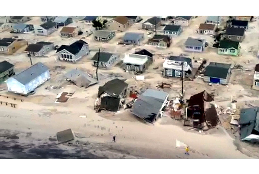   Deretan rumah yang hancur di sepanjang pantai New Jersey setelah diterjang Badai Sandy.  (Reuters)