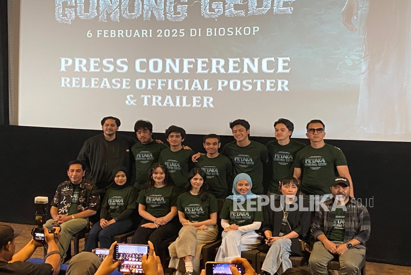 Deretan tim produksi dan pemain film 