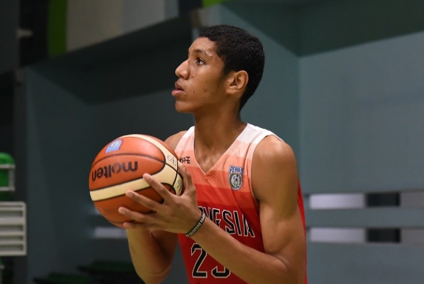 Derrick Michael, center timnas basket putra Indonesia di ASEAN School Games 2019.
