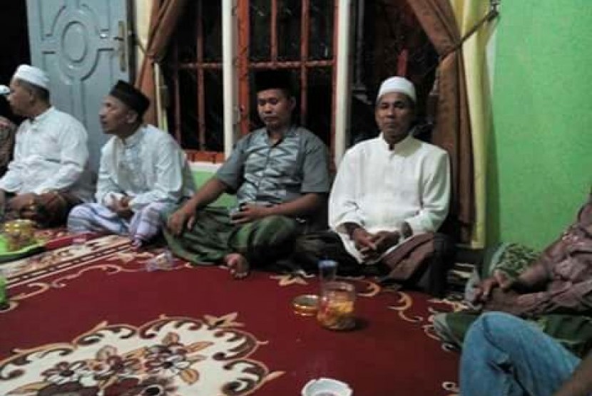 Suasana halal bihalal di Desa Berdaya Kepenuhan Barat Mulia, Riau.