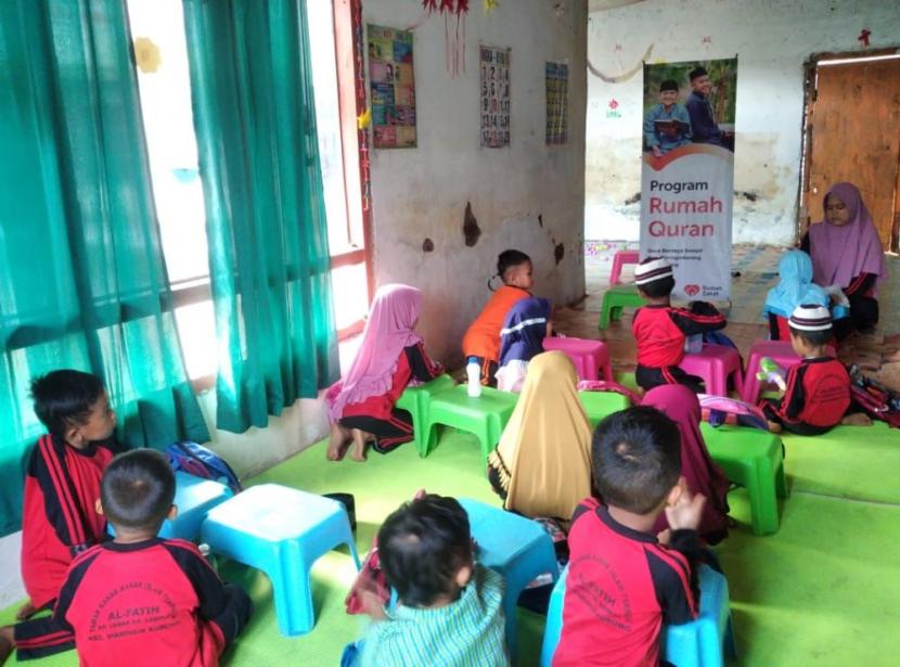  Desa Berdaya Sampir binaan Rumah Zakat yang berada di Kecamatan Waringinkurung, Kabupaten Serang, Banten terus memberikan dukungan untuk Rumah Quran. 