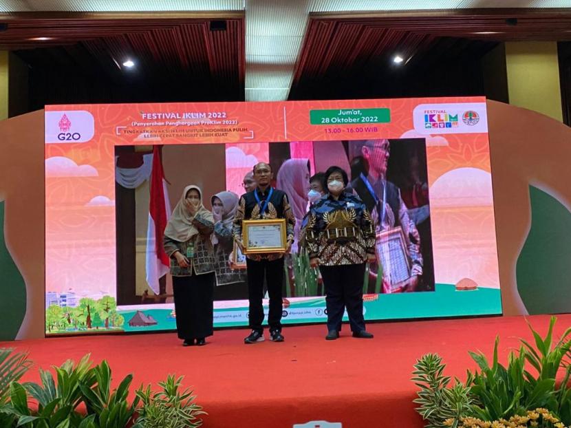 Desa Mernek raih penghargaan Program Kampung Iklim (Proklim) Kategori Utama 2022.
