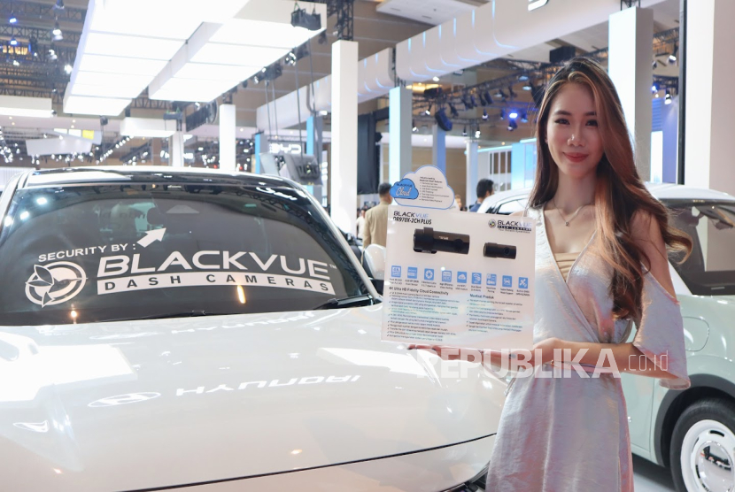 Desain Blackvue DR590X plus 2025 yang sederhana membuat dashcam ini tidak mencolok.