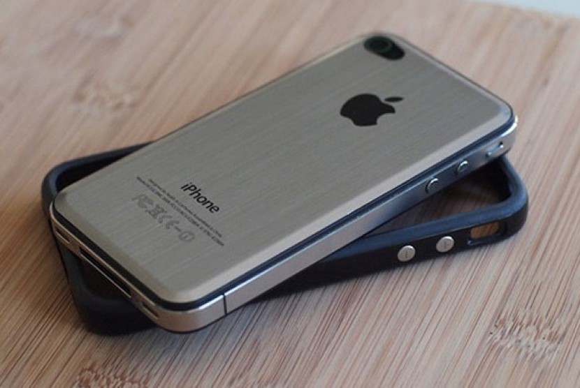 Desain iPhone 5 dikabarkan memiliki pelindung punggung terbuat dari logam