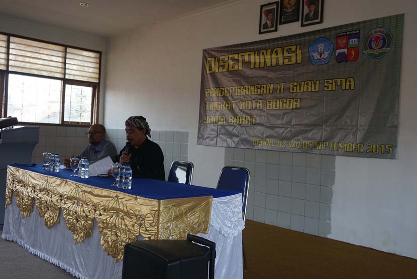 Desiminasi guru TIK se-Kota Bogor, di Bogor, Jawa Barat, 2-5 September 2015.