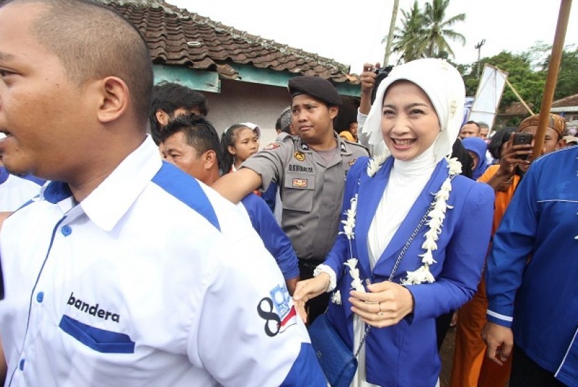 Desy Ratnasari bebelesekan ke Sukabumi di program 