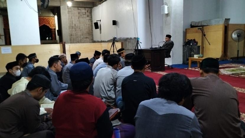 Dewan Dawah Islamiyah Indonesia (DDII) kembali membuka Program Kaderisasi Ulama Dewan Da’wah (PKU Dewan Dakwah). Program ini merupakan ikhtiar untuk melahirkan ulama muda penerus risalah.