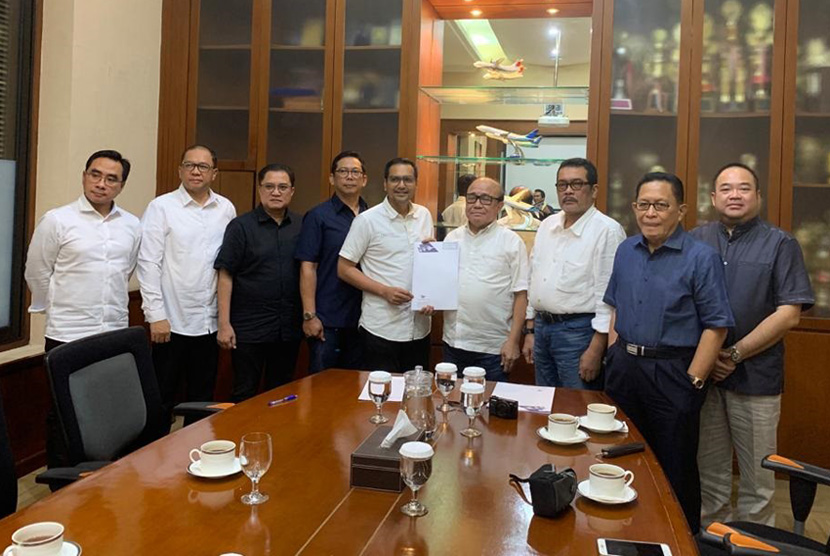 Dewan Komisaris Garuda Indonesia menetapkan Direktur Keuangan dan Manajemen Risiko Garuda Fuad Rizal menjadi Plt Dirut Garuda.