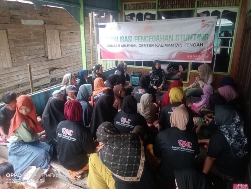 Diskusi pencegahan stunting bareng masyarakat yang berada di Desa Anjir Serapat Barat, Kecamatan Kapuas Timur, Kabupaten Kapuas, Kalteng.
