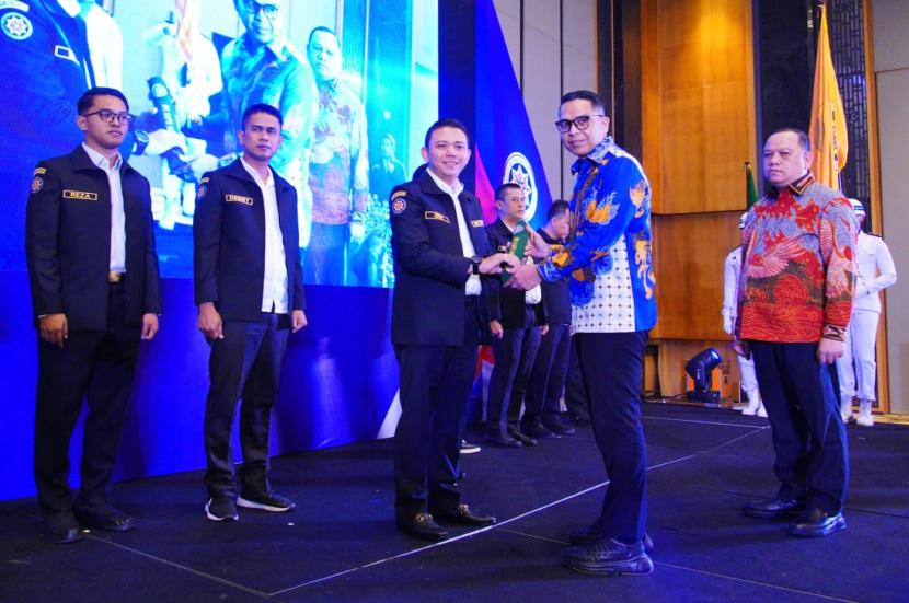 Dewan Pengurus Kabupaten Ikatan Keluarga Alumni Pendidikan Tinggi Kepamongprajaan (DPK–IKAPTK) Kabupaten Musi Banyuasin Periode 2024-2029 resmi dilantik, Sabtu (3/8/2024) di Hotel Santika Premiere Bandara Palembang.