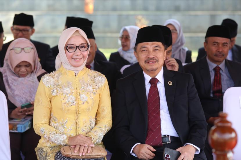 Dewan Perwakilan Rakyat Daerah (DPRD) Provinsi Jawa Barat mengajak masyarakat untuk terus mempertahankan dan mengamalkan nilai-nilai Pancasila ditengah masyarakat guna untuk menjaga Negara Kesatuan Republik Indonesia agar tetap utuh.