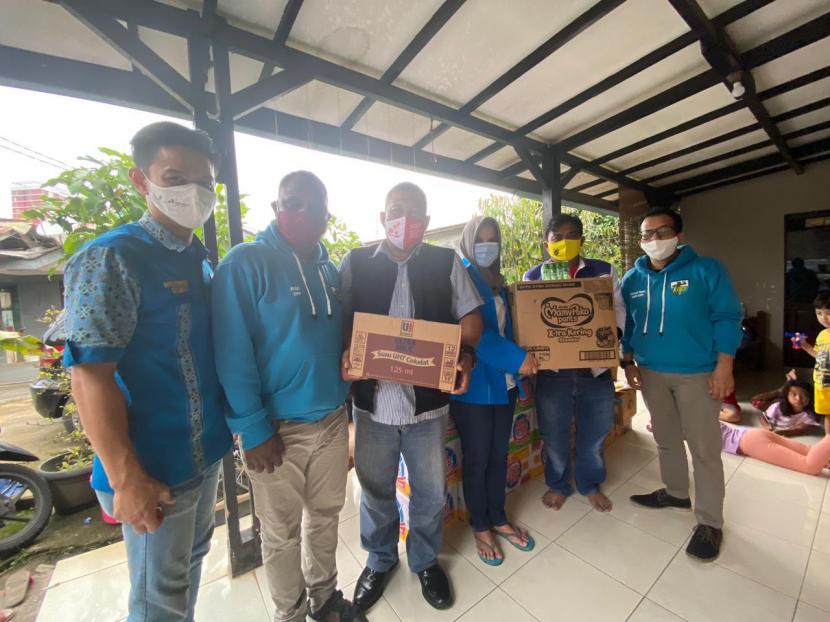 Dewan Pimpinan Pusat Komite Nasional Pemuda Indonesia (DPP KNPI) menyalurkan bantuan bagi korban banjir di Jakarta Selatan.