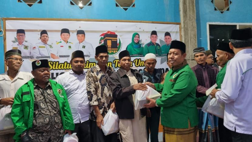  Dewan Pimpinan Wilayah Partai Persatuan (DPW PPP) Sumatera Utara (Sumut) berikan santunan untuk anak yatim dan Guru Madrasah sekaligus buka puasa bersama. 