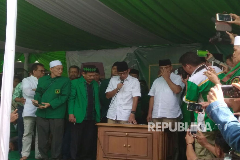 Dewan Pimpinan Wilayah Partai Persatuan Pembangunan (DPW PPP) DKI Jakarta pimpinan Abraham Lunggana alias Lulung resmi mendeklarasikan dukungan untuk pasangan Anies Baswedan-Sandiaga Uno di putaran kedua Pilkada DKI, Ahad (12/3).