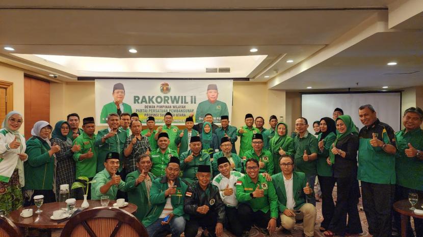 Dewan Pimpinan Wilayah Partai Persatuan Pembangunan (DPW PPP) Sulawesi Utara menyatakan sikap satu komando di bawah kepemimpinan Plt. Ketua Umum Muhamad Mardiono. Pernyataan sikap tersebut dibacakan oleh Ketua DPW PPP Sulut, Depri Pontoh dengan diikuti oleh seluruh ketua-ketua DPC PPP se Provinsi Sulut. 
