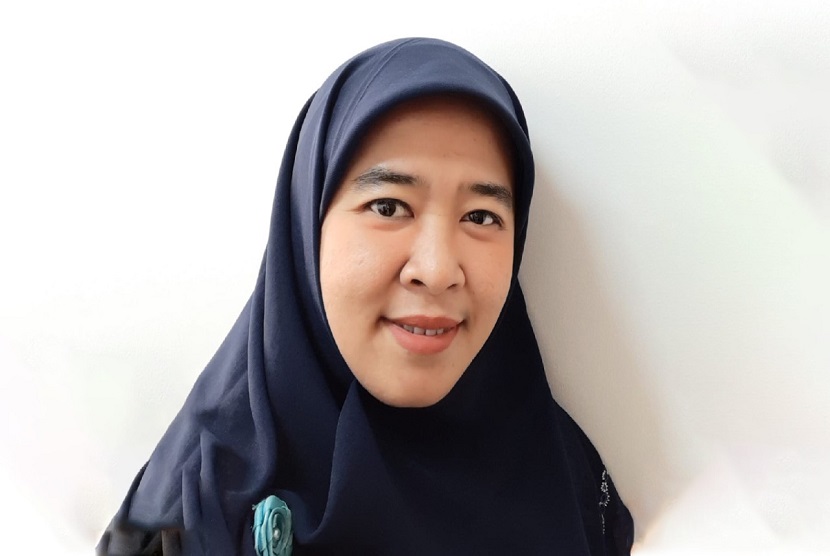  Dosen dari Universitas BSI (Bina Sarana Informatika) dinyatakan lolos seleksi dan dapat mengikuti serangkaian kegiatan Beasiswa Non - Degree SDM Vokasi 2021. Ia adalah Dewi Ayu Nur Wulandari, Kaprodi Sistem Informasi Universitas BSI kampus Bogor. 